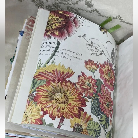 Junk journal White BOHO Garden Floral Interactive Handmade OOAK 232 Pages - Picture 6 of 11